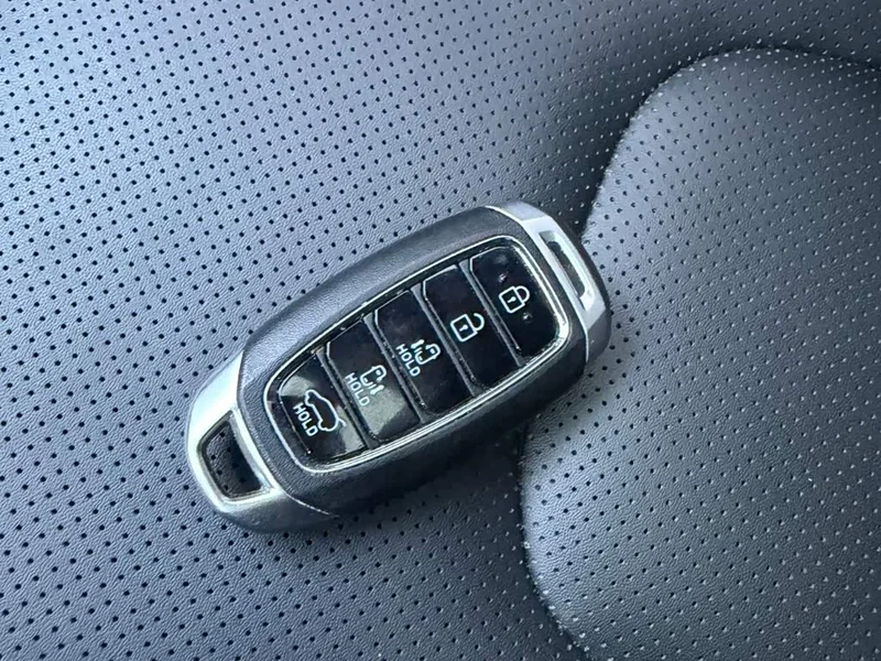 Ford Kuga — фото 13