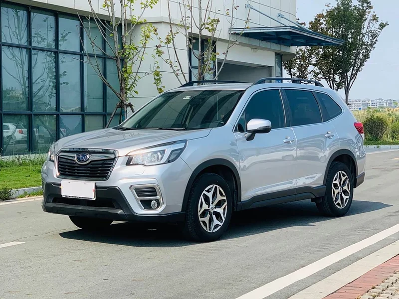 Subaru Forester — фото 1
