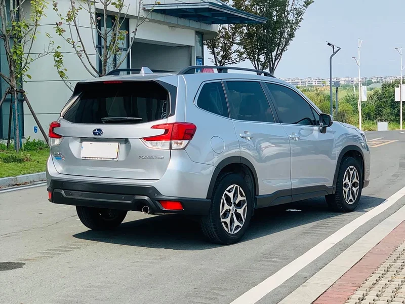 Subaru Forester — фото 11