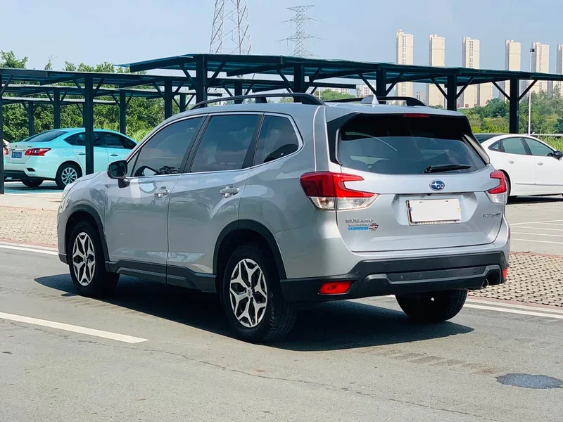 Subaru Forester — фото 10