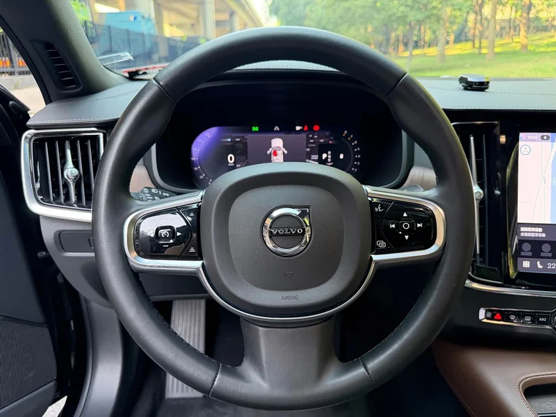 Volvo S90 — фото 13