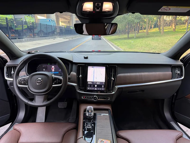 Volvo S90 — фото 14