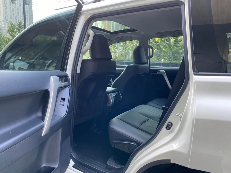 Toyota Prado — фото 10