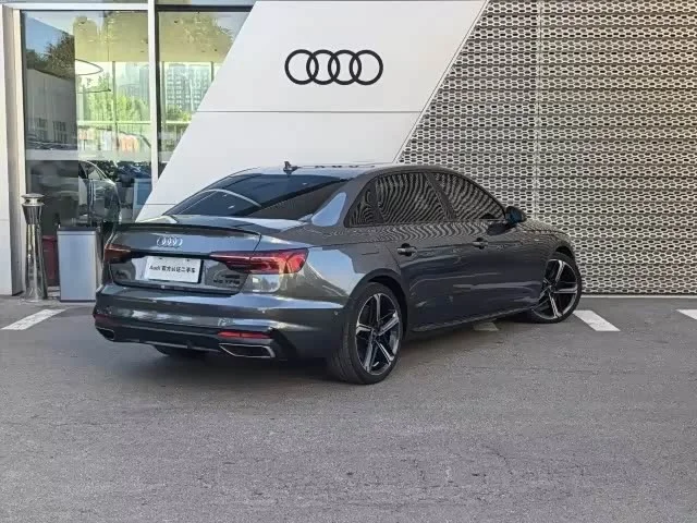 Audi A4L — фото 5