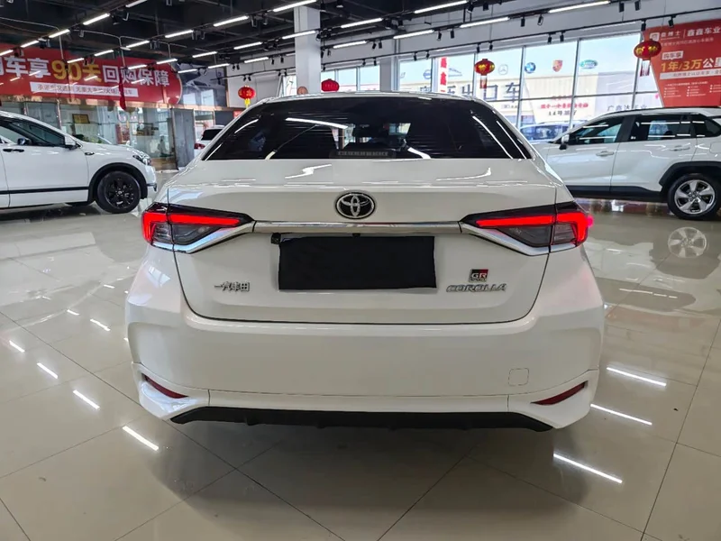 Toyota Corolla — фото 4