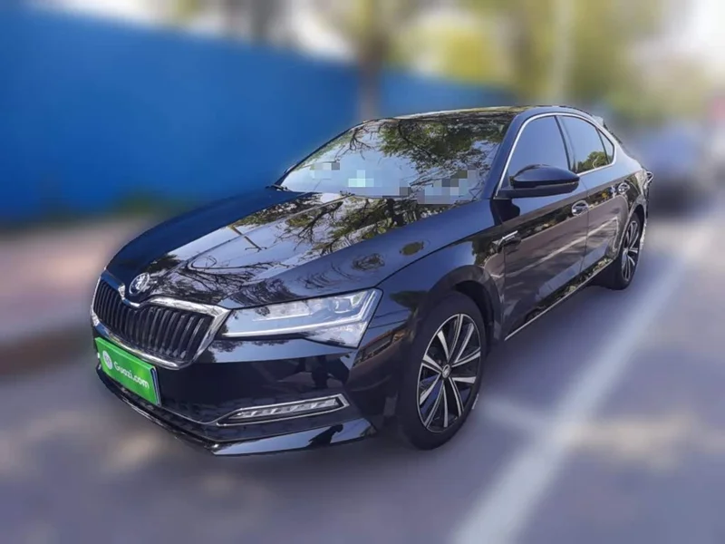 Skoda Superb — фото 1