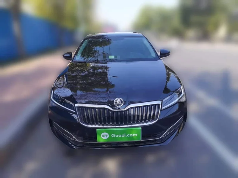 Skoda Superb — фото 2
