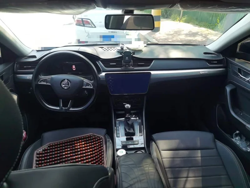 Skoda Superb — фото 5