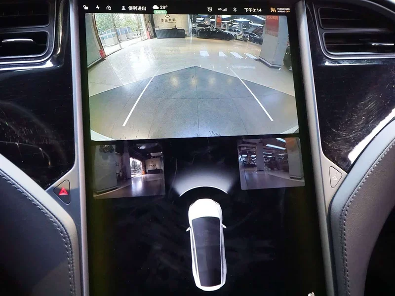 Tesla Model X — фото 12
