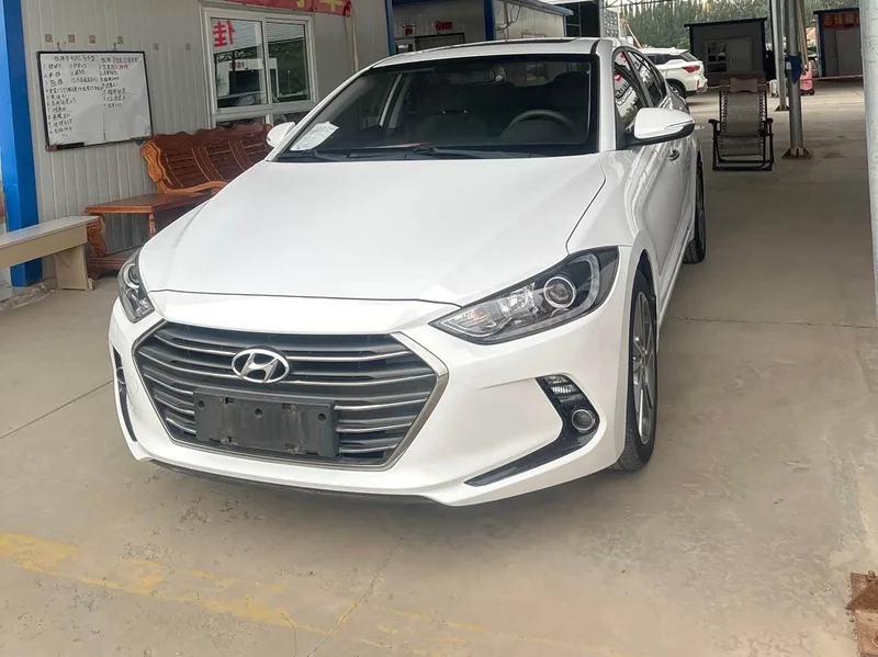 Hyundai Elantra Sport — фото 1