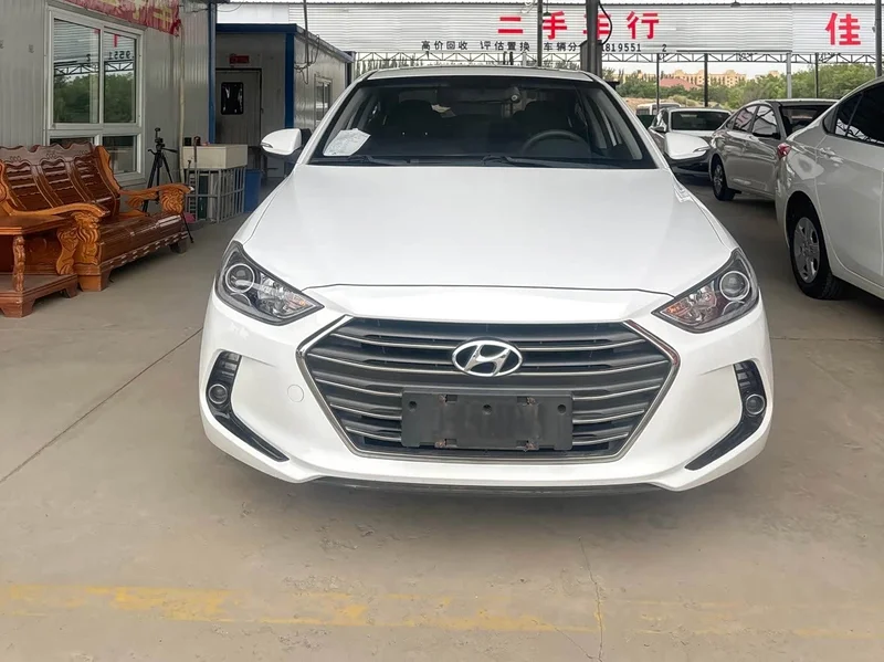 Hyundai Elantra Sport — фото 3