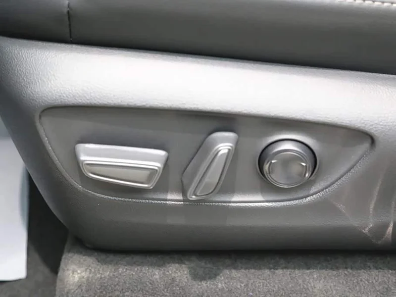 Toyota Prado — фото 12