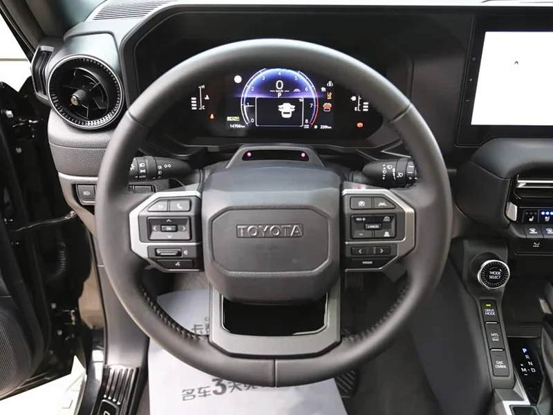 Toyota Prado — фото 15