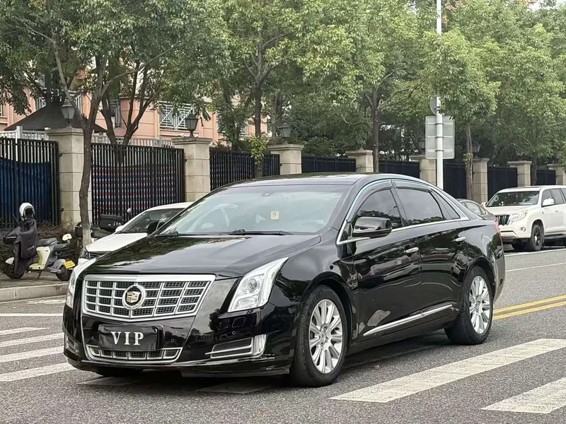 Cadillac XTS — фото 1
