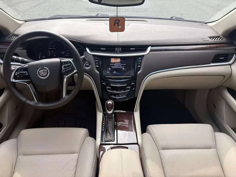 Cadillac XTS — фото 15