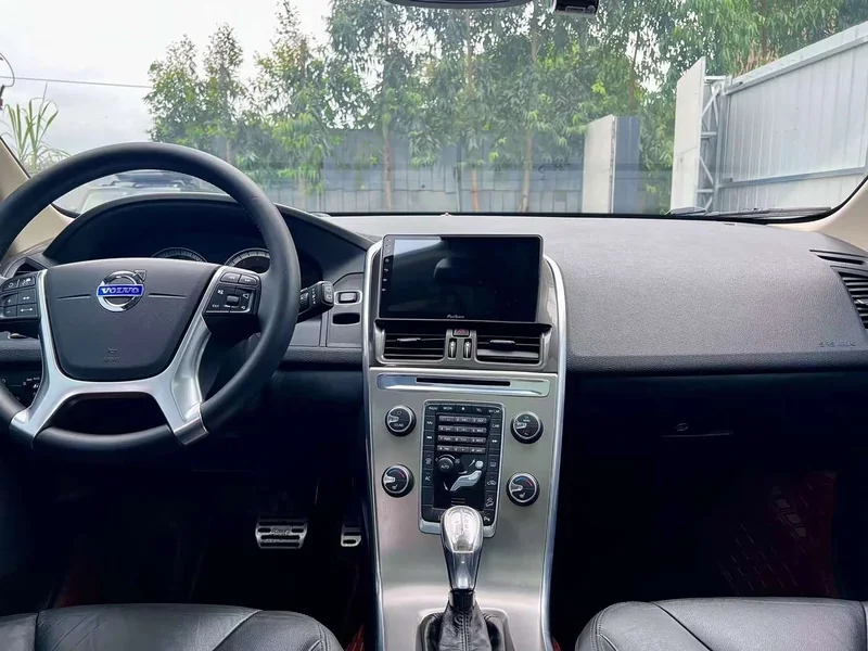 Volvo XC60 (Imported) — фото 11