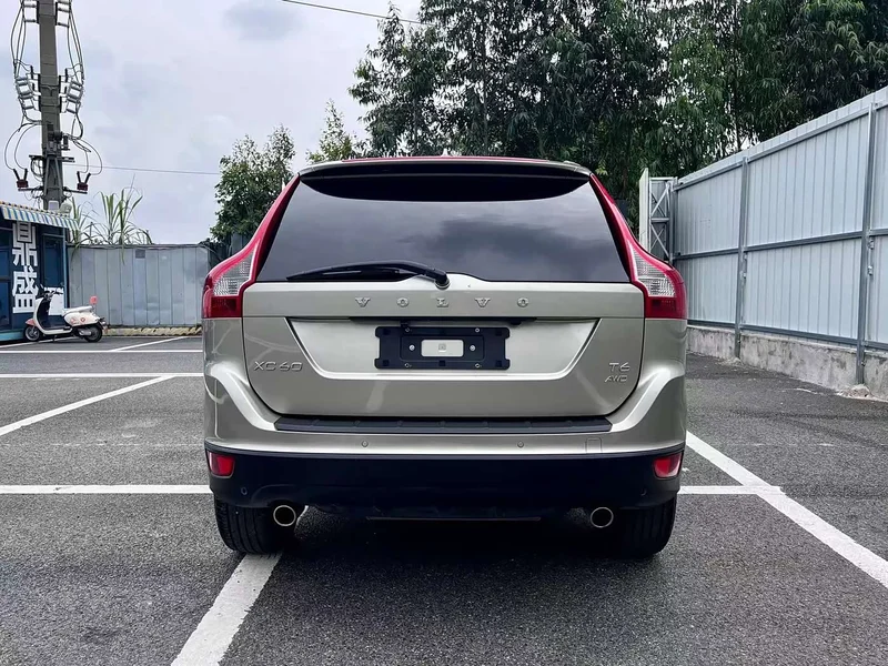 Volvo XC60 (Imported) — фото 5