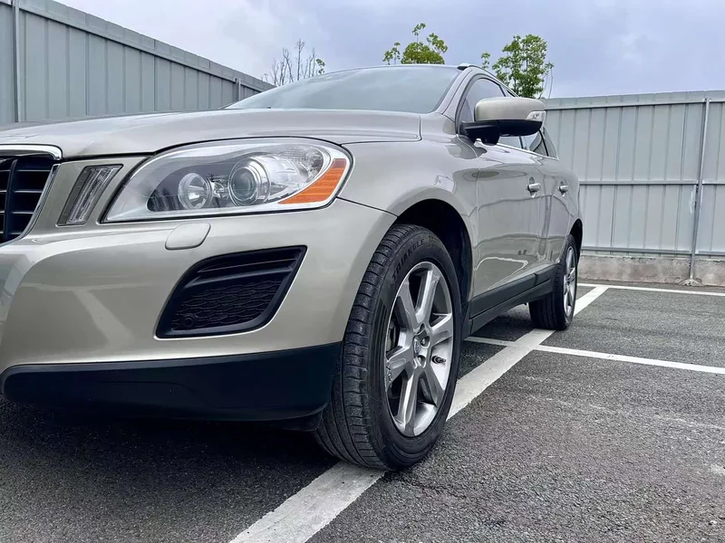 Volvo XC60 (Imported) — фото 7
