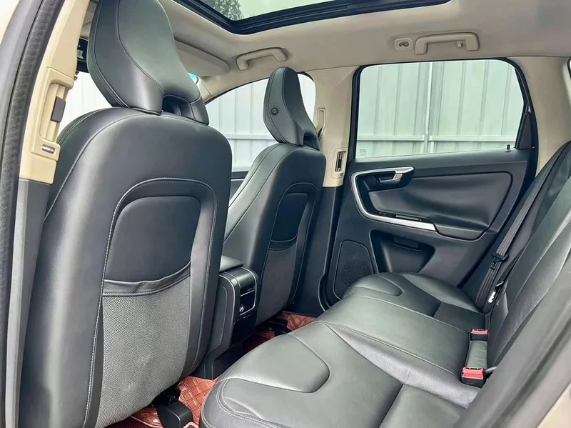 Volvo XC60 (Imported) — фото 10