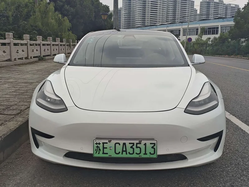 Tesla Model 3 — фото 2