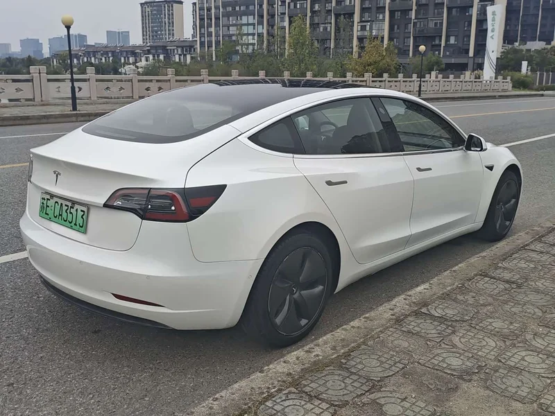 Tesla Model 3 — фото 6