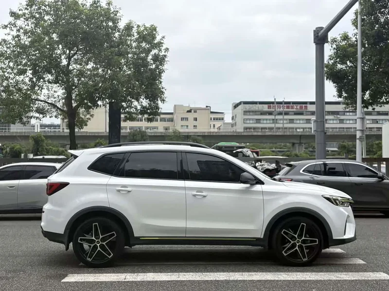 Roewe RX5 — фото 4