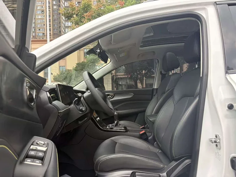 Roewe RX5 — фото 10