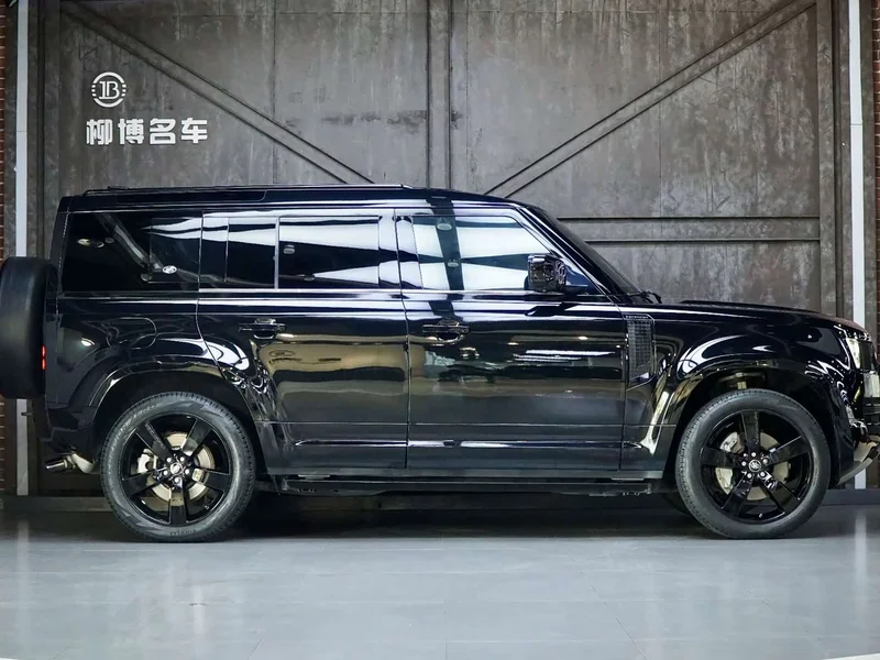 Land Rover Defender — фото 11