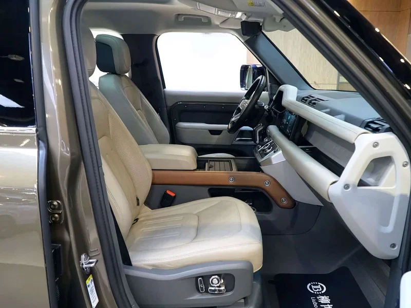 Land Rover Defender — фото 18