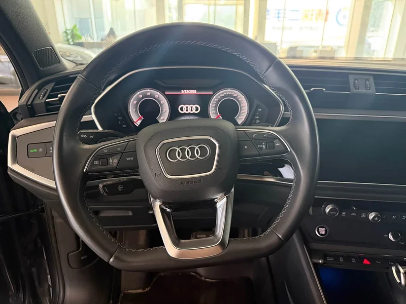 Audi Q3 — фото 11