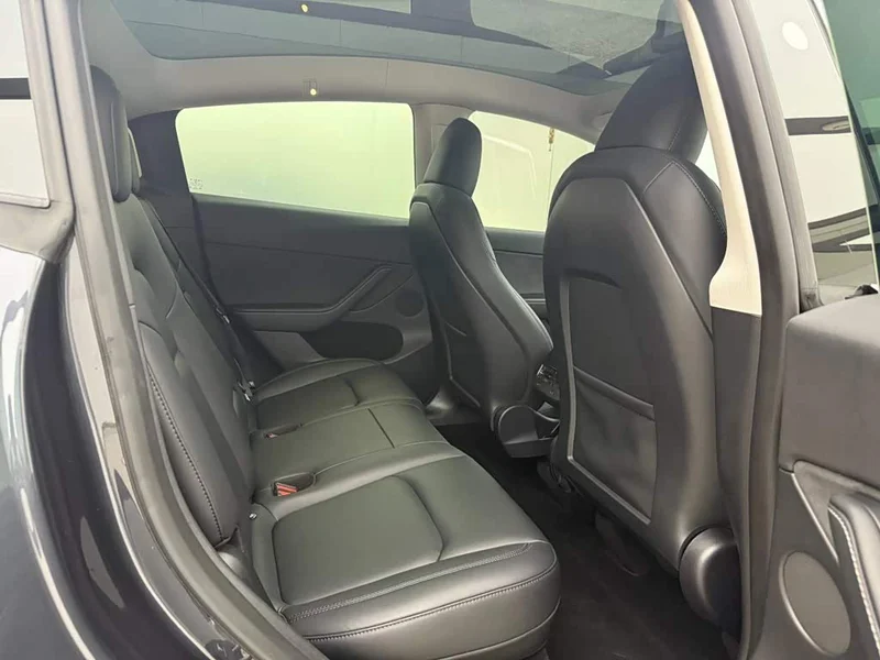 Tesla Model Y — фото 17