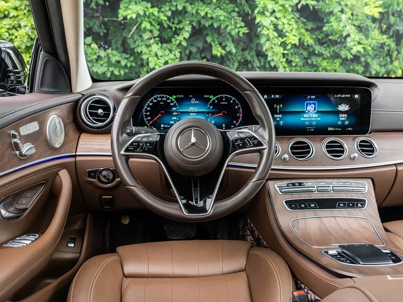 Mercedes-Benz E-Class — фото 13