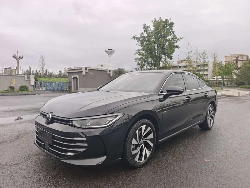 Volkswagen Passat — фото 1
