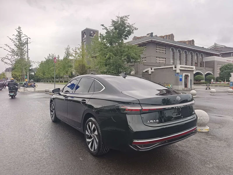 Volkswagen Passat — фото 3