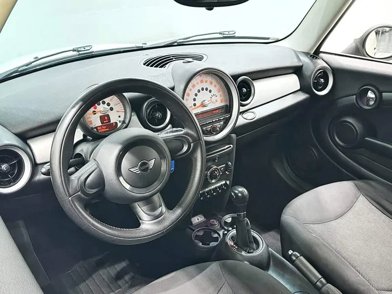 MINI CLUBMAN — фото 12