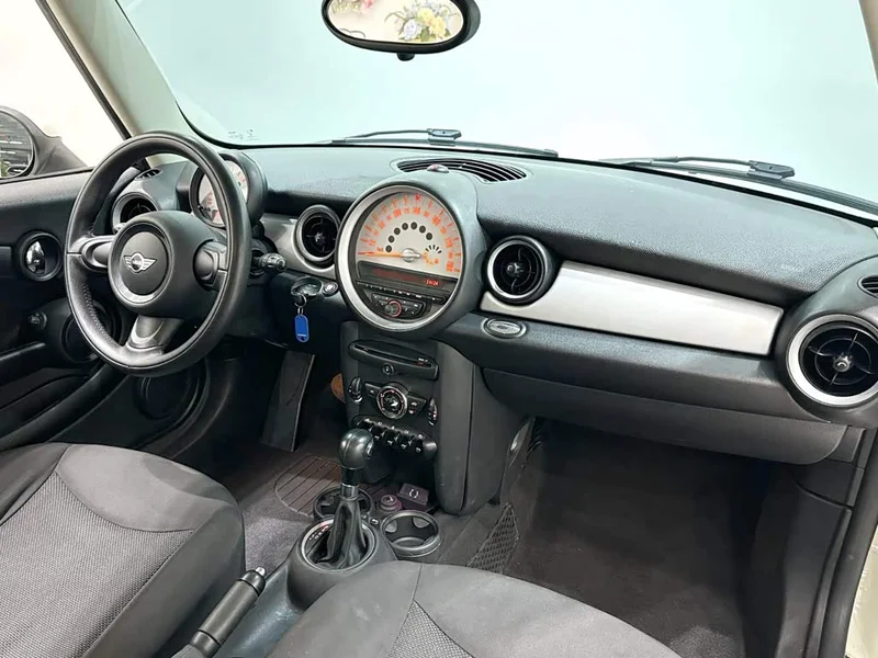 MINI CLUBMAN — фото 15