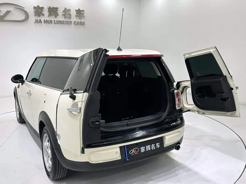 MINI CLUBMAN — фото 9
