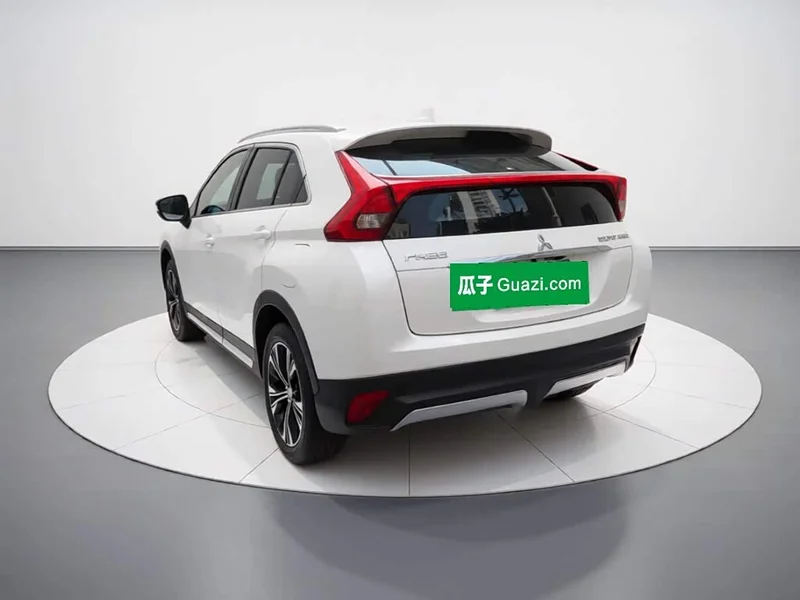 Mitsubishi Eclipse Cross — фото 4