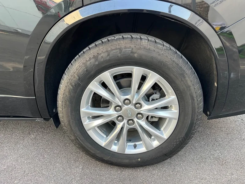 Cadillac XT6 — фото 12