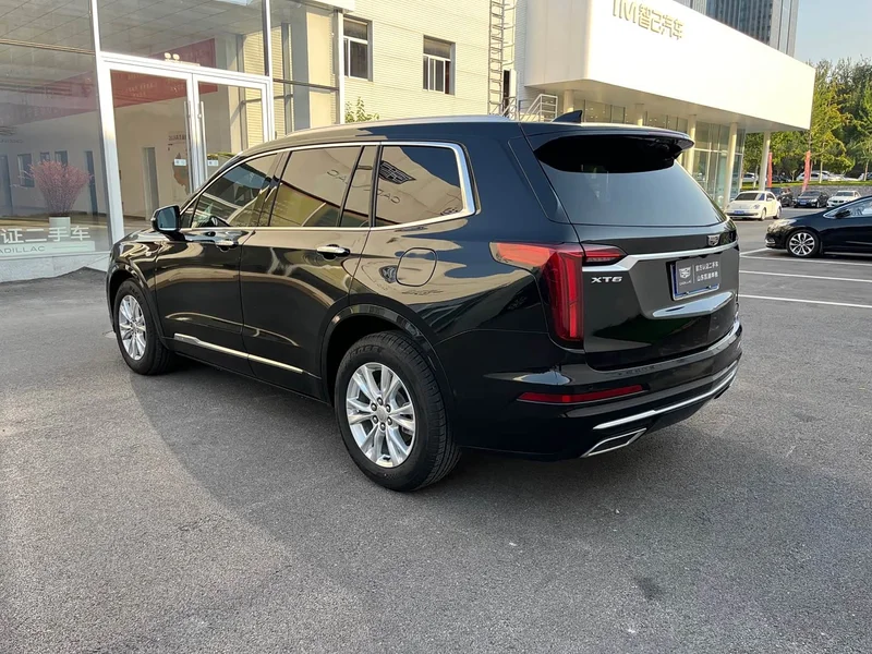Cadillac XT6 — фото 13