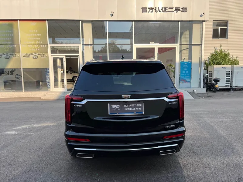 Cadillac XT6 — фото 14