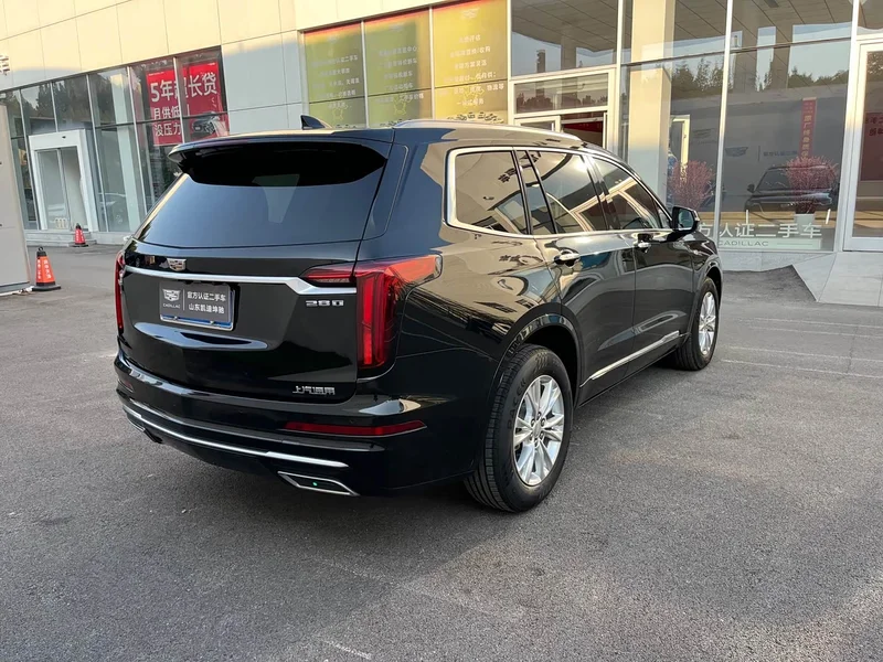 Cadillac XT6 — фото 15