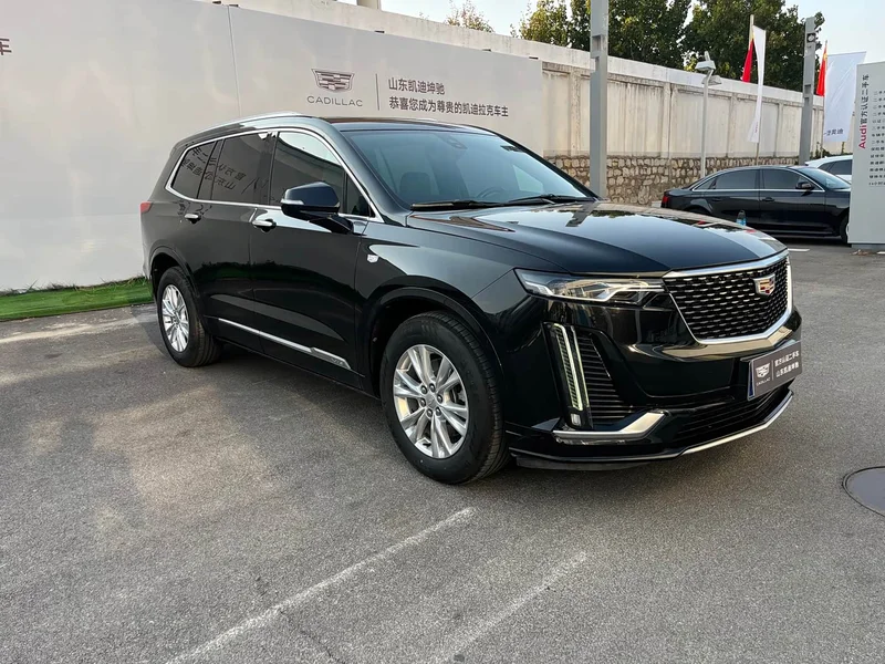 Cadillac XT6 — фото 21
