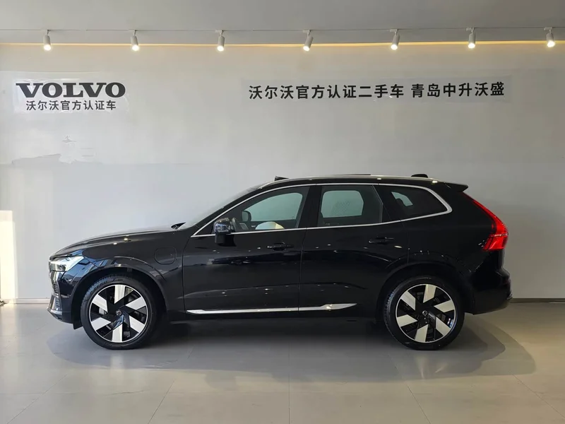 Volvo XC60 PHEV — фото 3