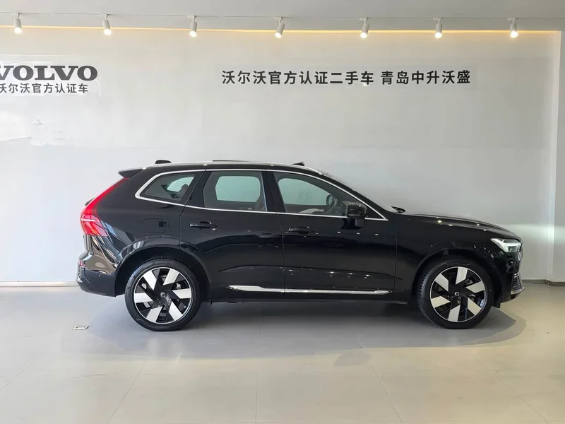 Volvo XC60 PHEV — фото 4