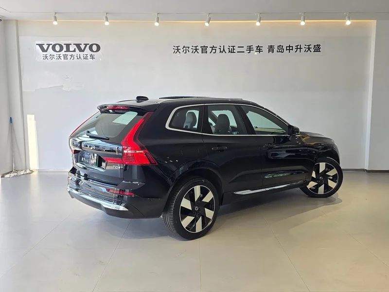 Volvo XC60 PHEV — фото 5