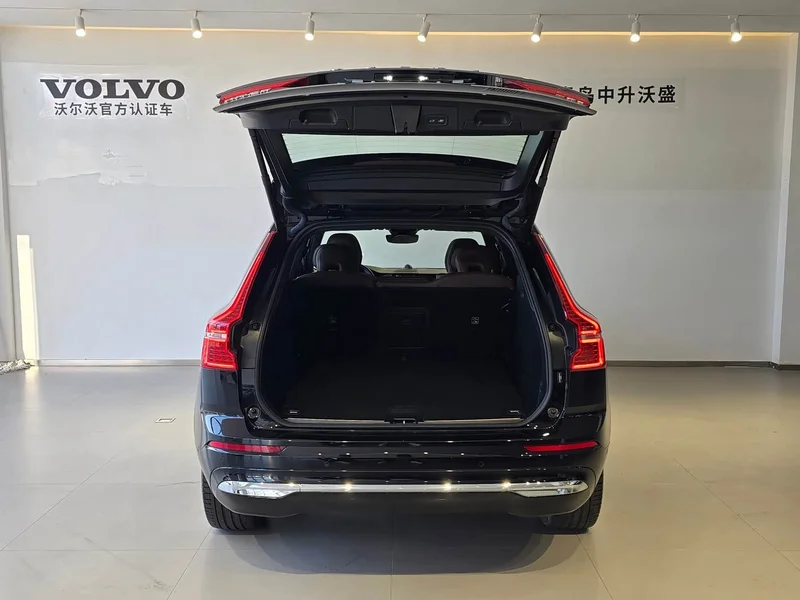 Volvo XC60 PHEV — фото 7