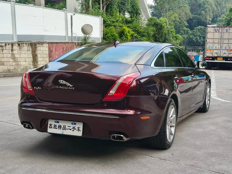 Jaguar XJ — фото 4