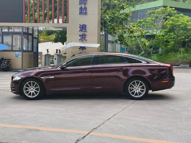 Jaguar XJ — фото 7