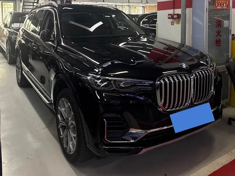 BMW X7 — фото 2